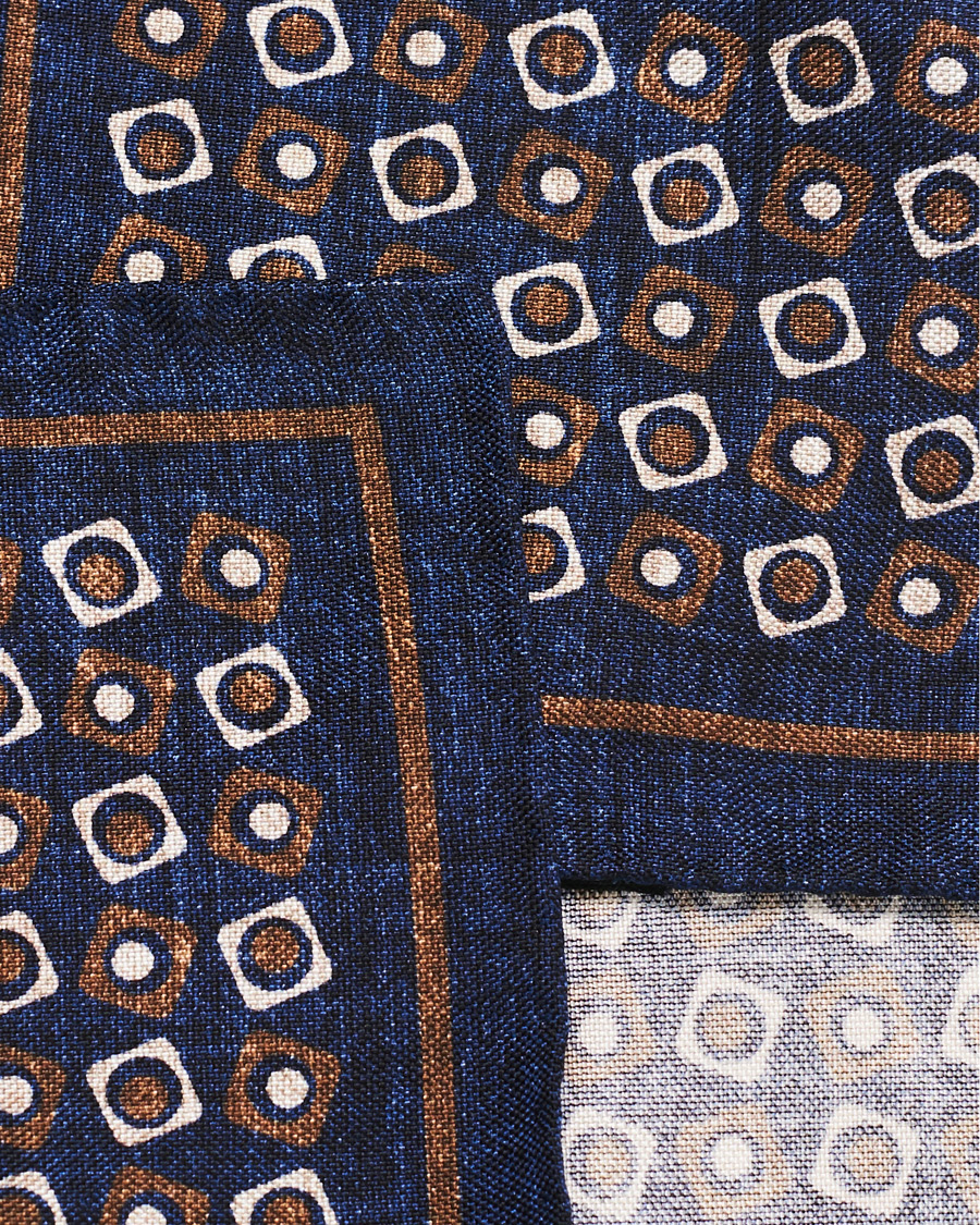 Homme | Amanda Christensen Silk Oxford Printed Pocket Square Navy | Amanda Christensen | Silk Oxford Printed Pocket Square Navy