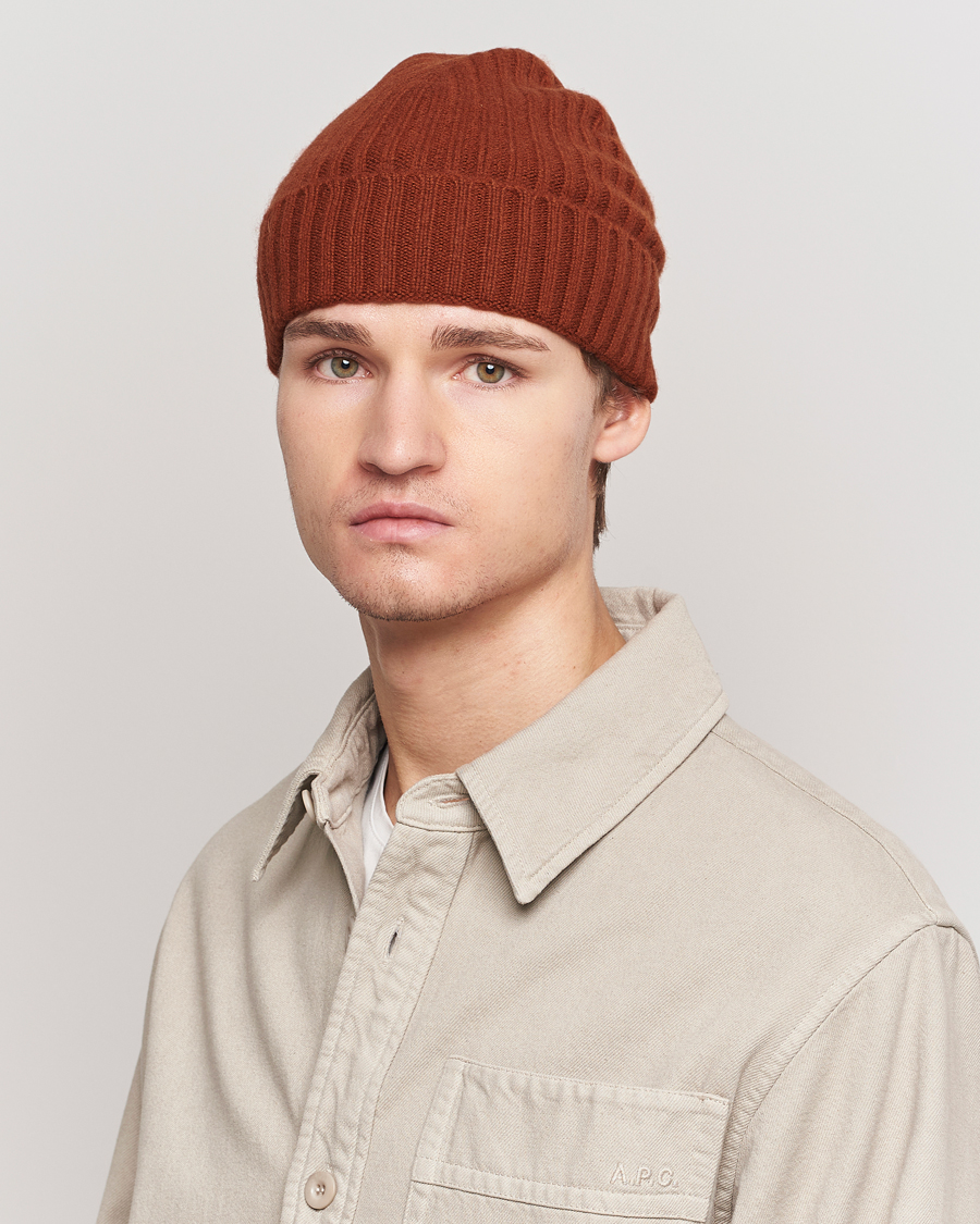 Homme | Amanda Christensen Rib Knitted Cashmere Cap Rust | Amanda Christensen | Rib Knitted Cashmere Cap Rust
