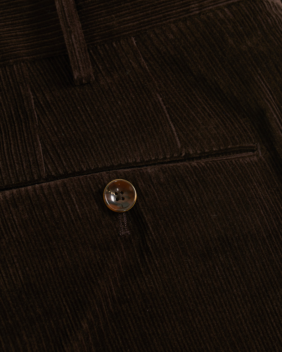Homme | Pantalons | PT01 | Gentleman Fit Pleated Corduroy Trousers Dark Brown