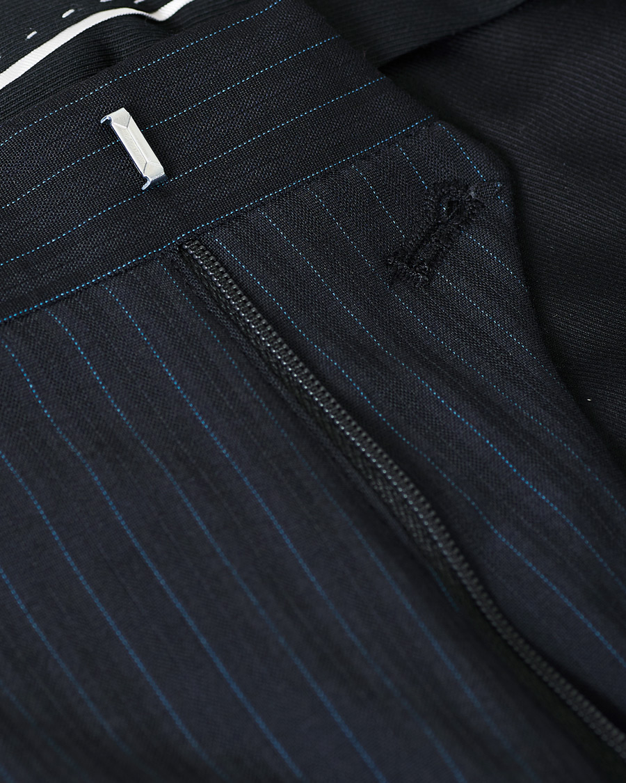 Heren | Broeken | Tiger of Sweden | Tretton Side Adjusters Pleated Trousers Navy Stripe