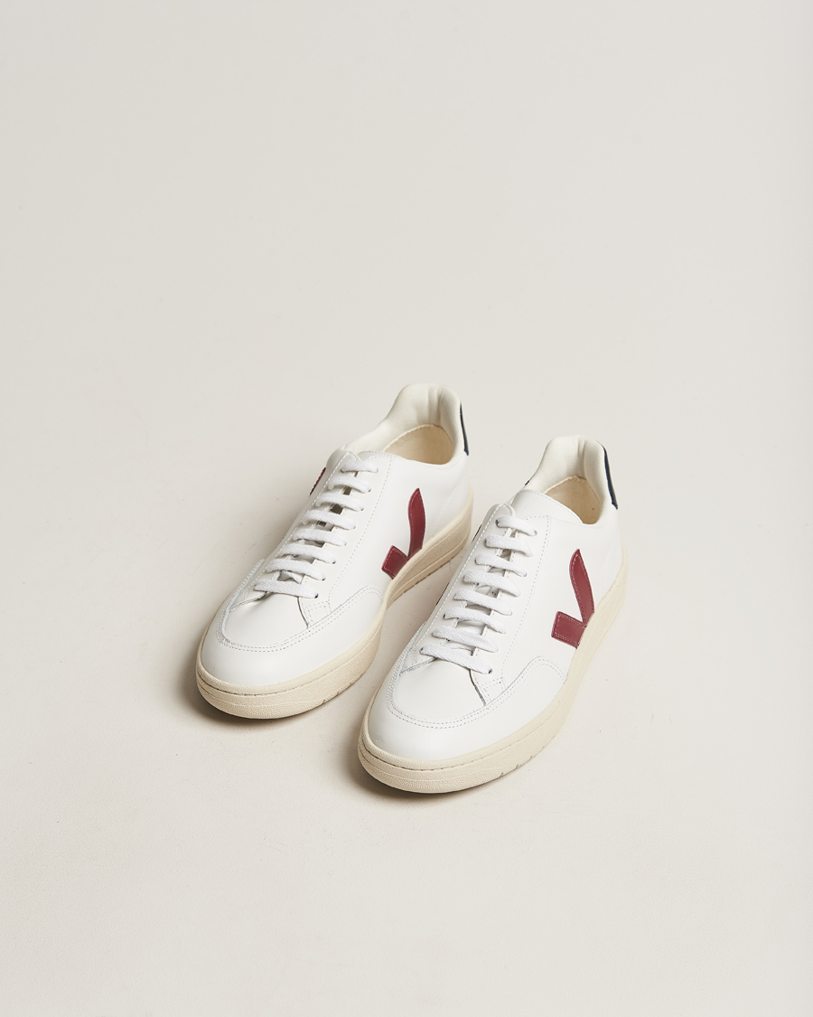 Homme | Veja V-12 Leather Sneaker White/Marsala Nautico | Veja | V-12 Leather Sneaker White/Marsala Nautico