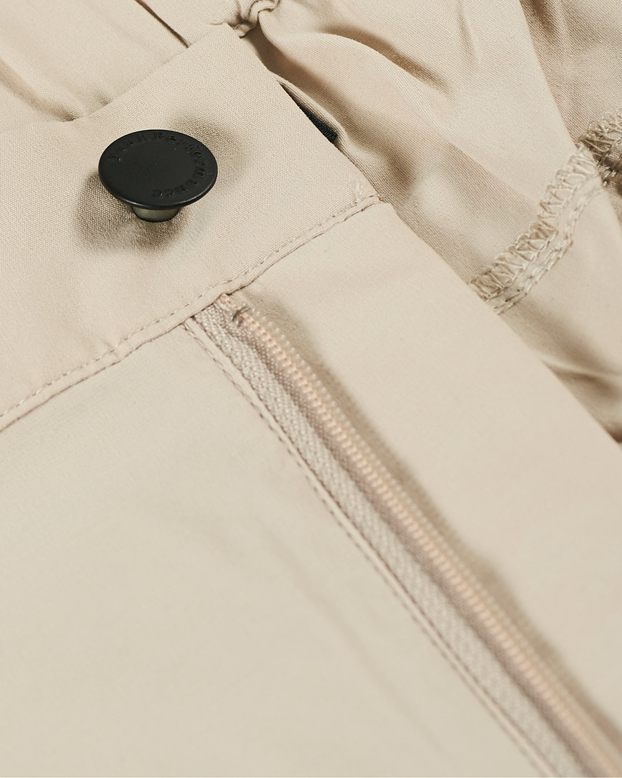Homme | Shorts | Peak Performance | Moment Cargo Shorts Celsian Beige