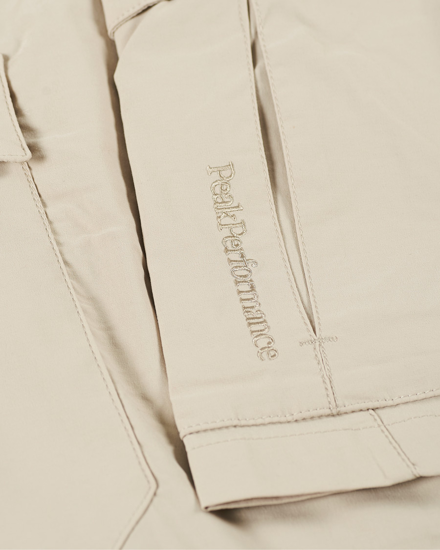 Homme | Shorts | Peak Performance | Moment Cargo Shorts Celsian Beige