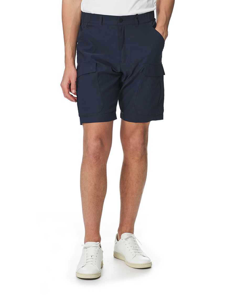 Heren | Korte broek | Peak Performance | Moment Cargo Shorts Blue Shadow