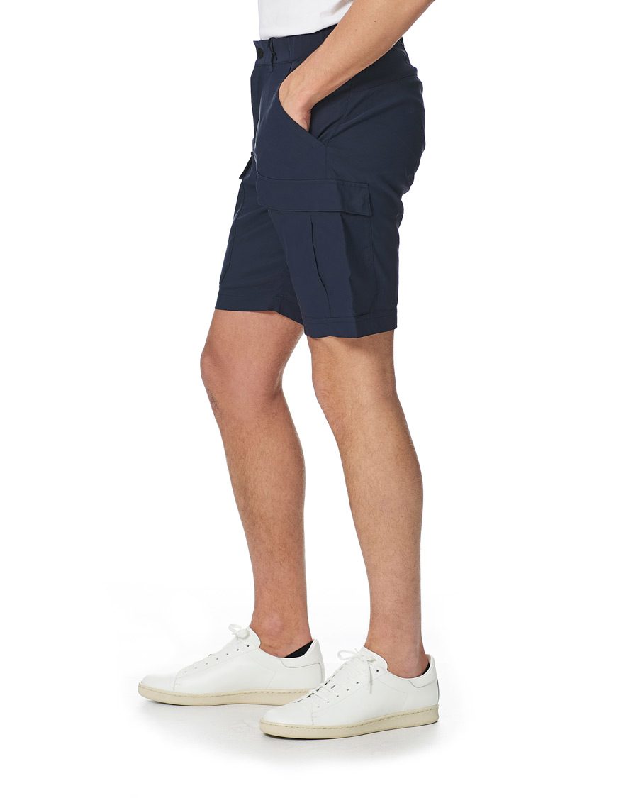 Heren | Korte broek | Peak Performance | Moment Cargo Shorts Blue Shadow