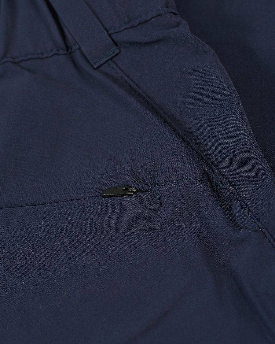 Heren | Korte broek | Peak Performance | Moment Cargo Shorts Blue Shadow