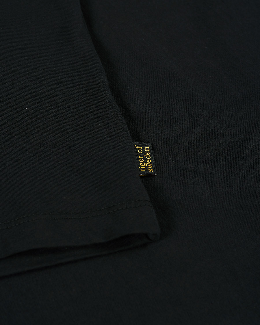 Homme | T-shirts | Tiger of Sweden | Fleek Printed Crew Neck Tee Black