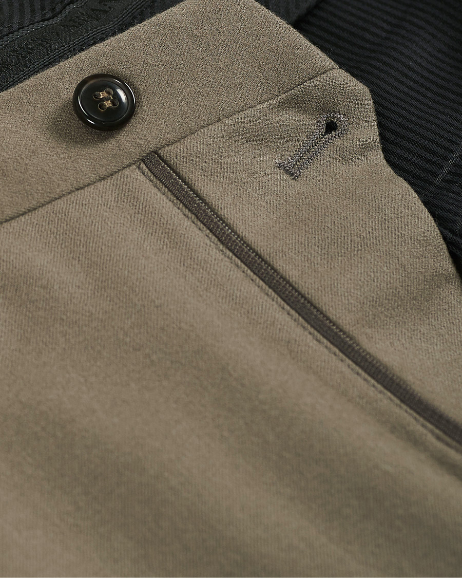 Homme | Pantalons | Giorgio Armani | Tapered Wool Flannel Trousers Light Grey
