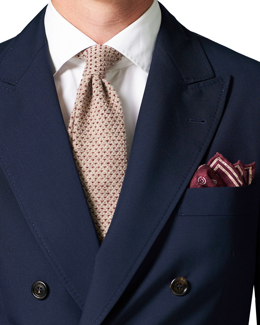 Homme | Brunello Cucinelli Micro Pattern Silk Pocket Square Burgundy | Brunello Cucinelli | Micro Pattern Silk Pocket Square Burgundy