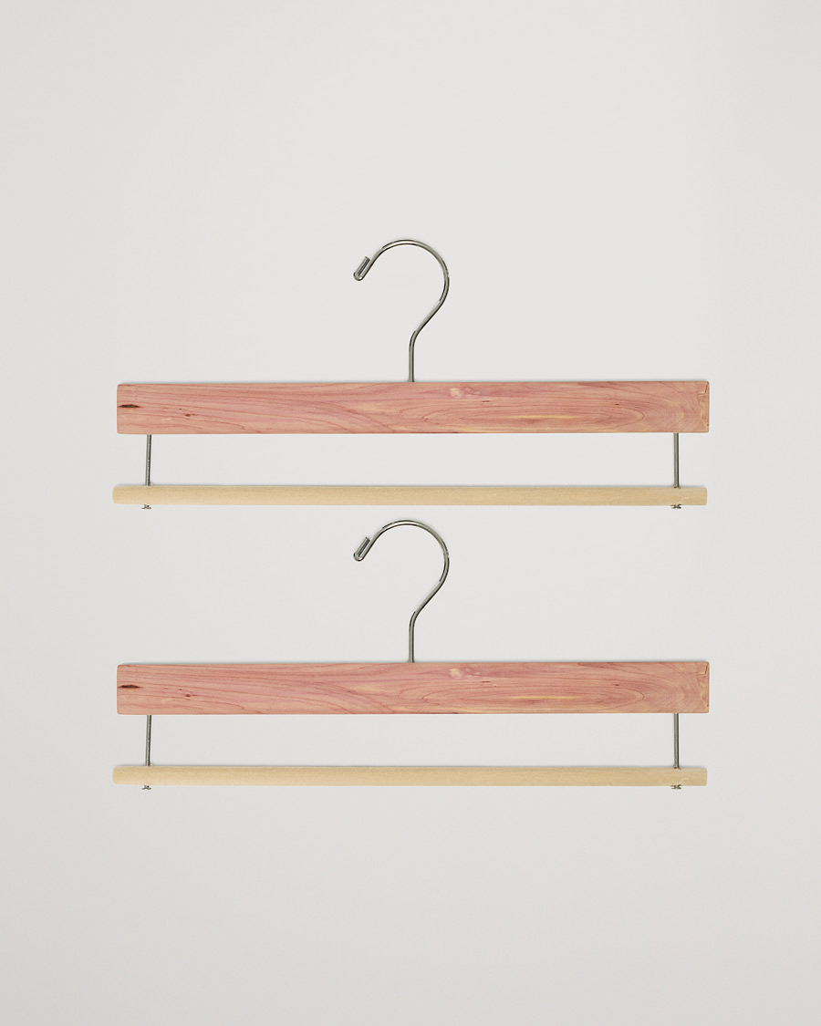 Homme | Care with Carl 2-Pack Cedar Wood Trouser Hanger | Care with Carl | 2-Pack Cedar Wood Trouser Hanger