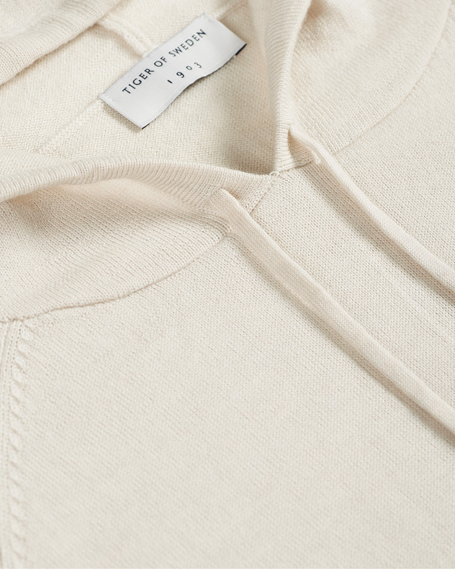 Heren | Truien | Tiger of Sweden | Nakkne Knitted Merino Hood Buttercreme
