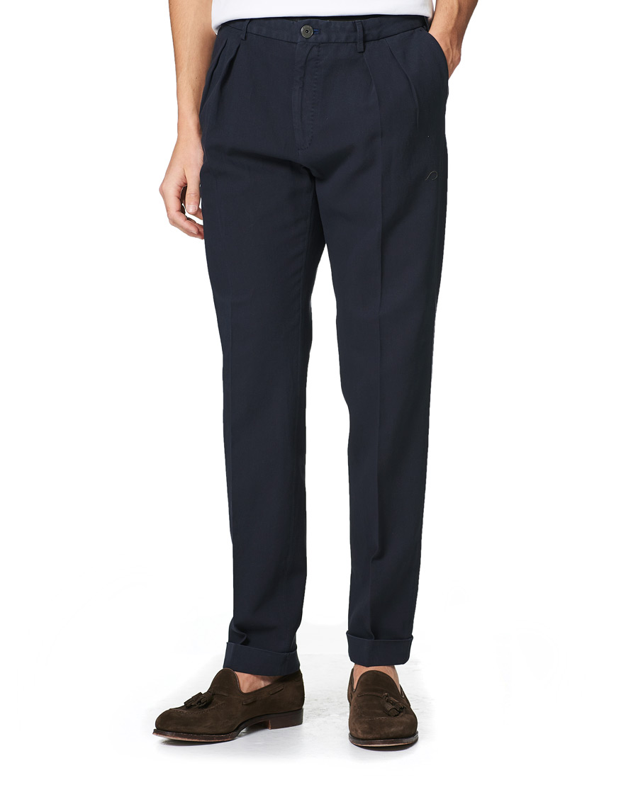 Homme | Pantalons | Incotex | Carrot Fit Pleated Trousers Navy