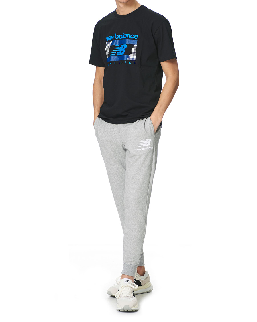 Homme | Pantalons | New Balance | NB Essentials Stacked Logo Sweatpant Athletic Grey