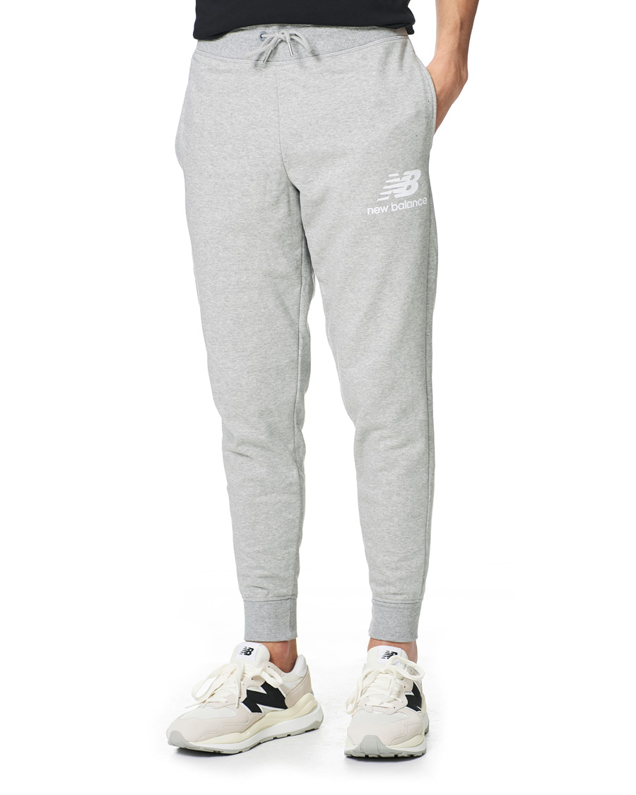 Homme | Pantalons | New Balance | NB Essentials Stacked Logo Sweatpant Athletic Grey