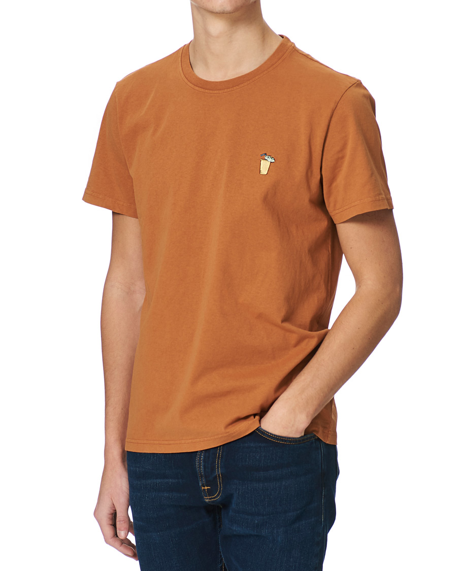 Homme | T-shirts | Nudie Jeans | Roy Drink Crew Neck Tee Burnt Orange