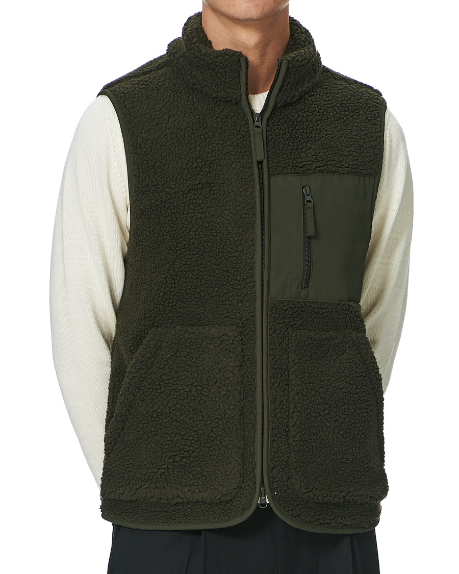 Heren | Truien | A Day's March | Arvån Recycled Fleece Vest Olive