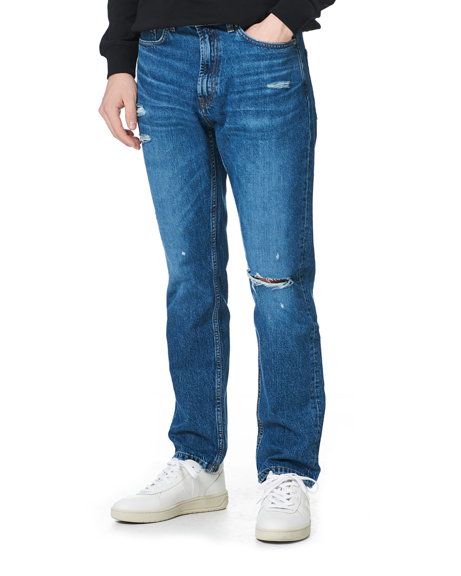 Homme | Jeans | HUGO | 677 Regular Fit Distressed Jeans Medium Blue