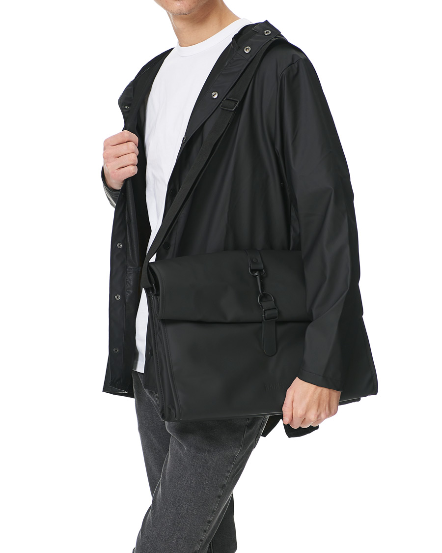 Homme | RAINS Rolltop Messenger Bag Black | RAINS | Rolltop Messenger Bag Black