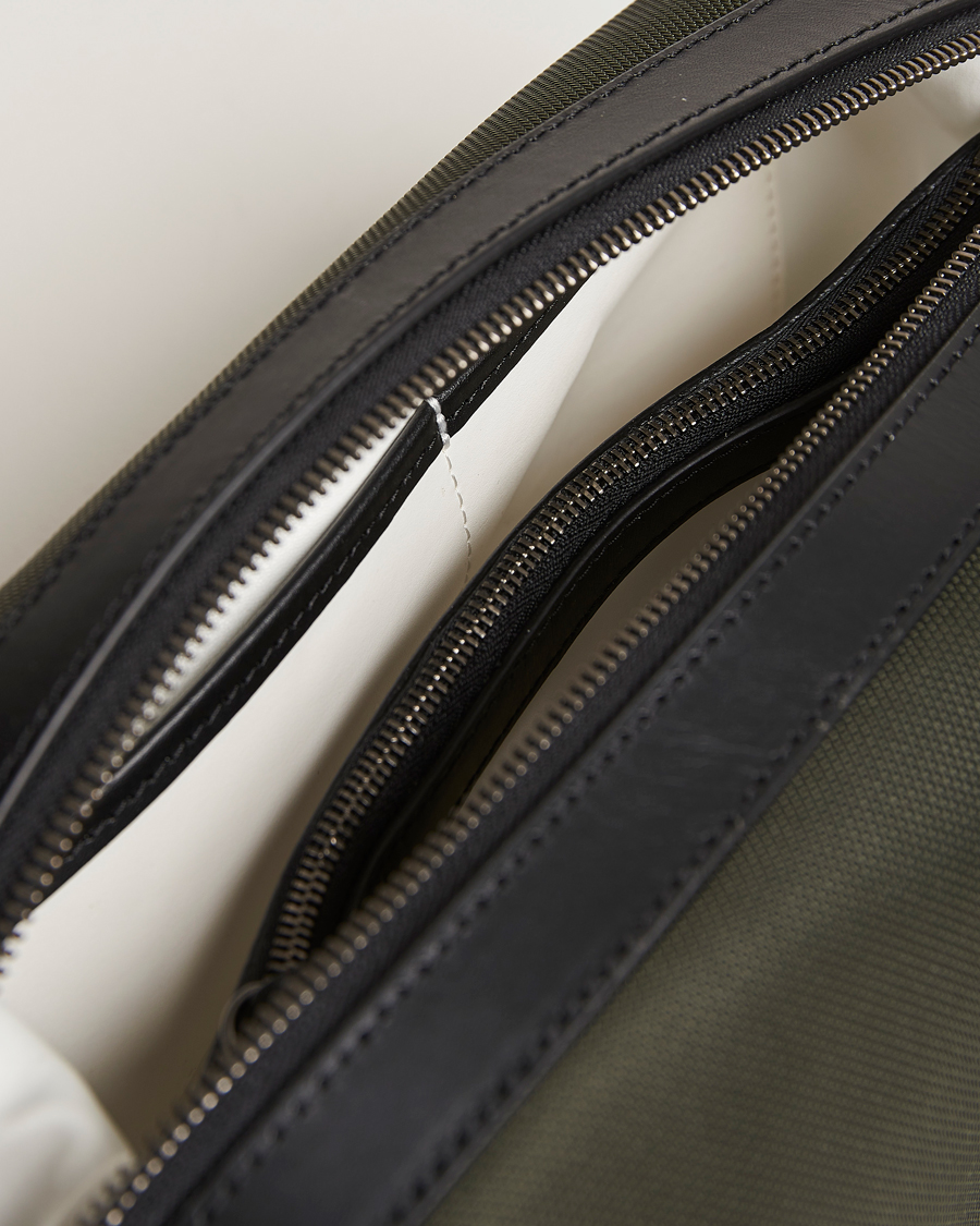 Homme | Mismo M/S Nylon Washbag Skagerrak/Black | Mismo | M/S Nylon Washbag Skagerrak/Black