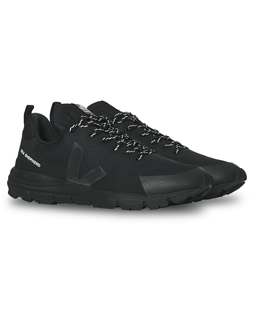 Homme | Veja VEJA X Sea Shepherd Dekkan Vibram Running Sneaker Black | Veja | X Sea Shepherd Dekkan Vibram Running Sneaker Black