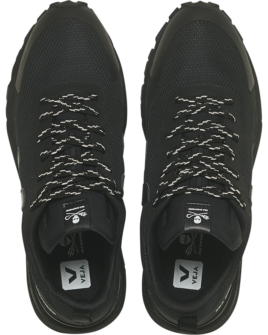 Homme | Veja VEJA X Sea Shepherd Dekkan Vibram Running Sneaker Black | Veja | X Sea Shepherd Dekkan Vibram Running Sneaker Black
