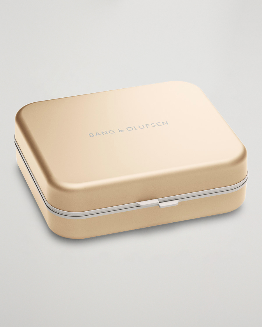 Homme | Pour Les Connaisseurs | Bang & Olufsen | Beoplay H95 Adaptive Wireless Headphones Gold