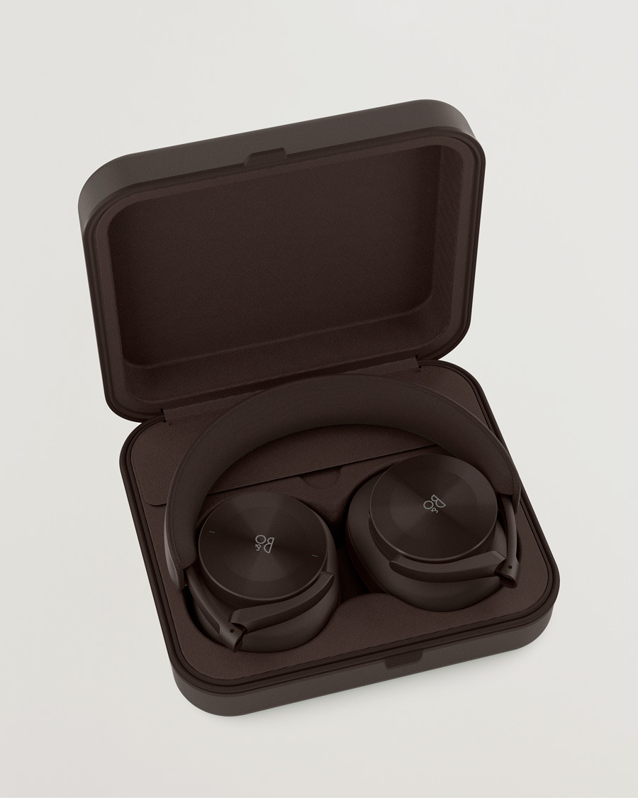 Homme | Pour Les Connaisseurs | Bang & Olufsen | Beoplay H95 Adaptive Wireless Headphones Chestnut