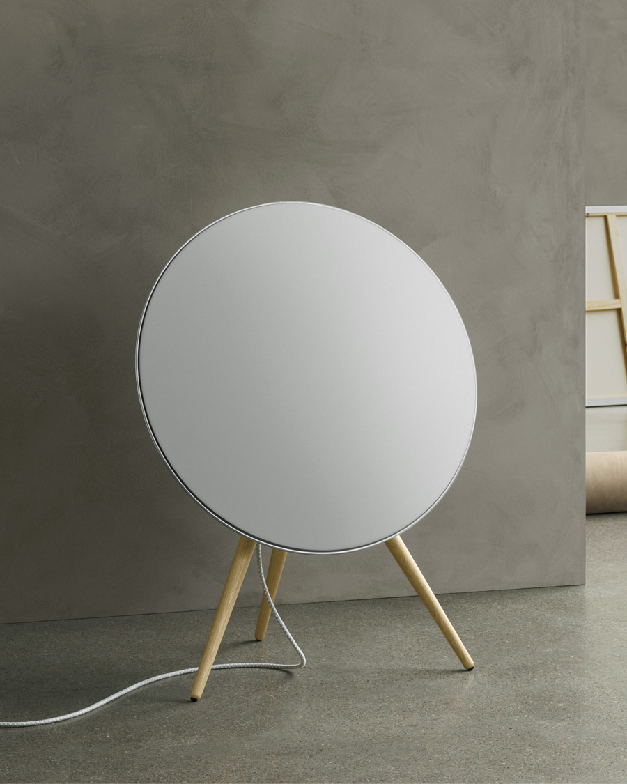 Homme | Pour Les Connaisseurs | Bang & Olufsen | Beoplay A9 Wireless Speaker White