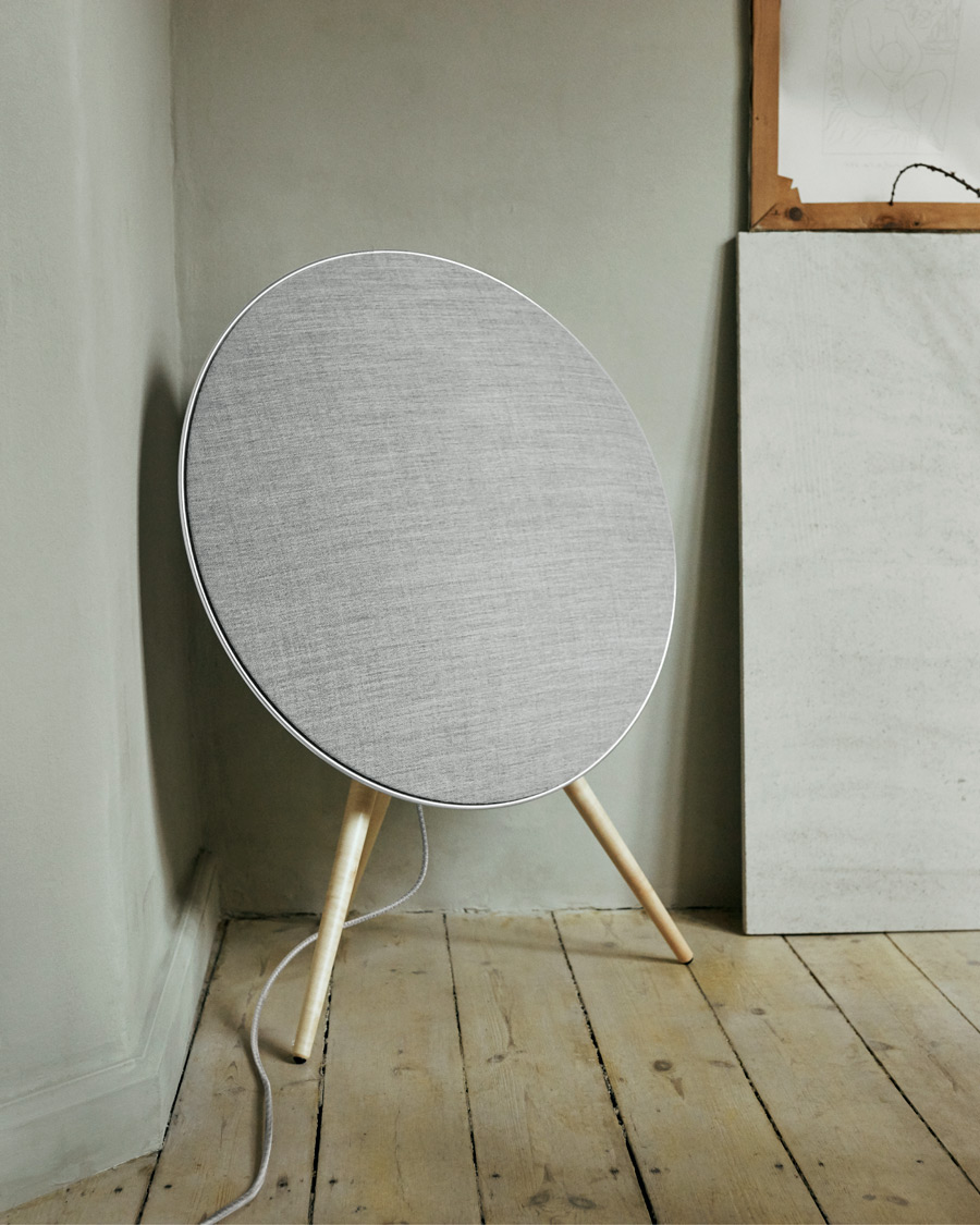 Homme | Pour Les Connaisseurs | Bang & Olufsen | Beoplay A9 Wireless Speaker White