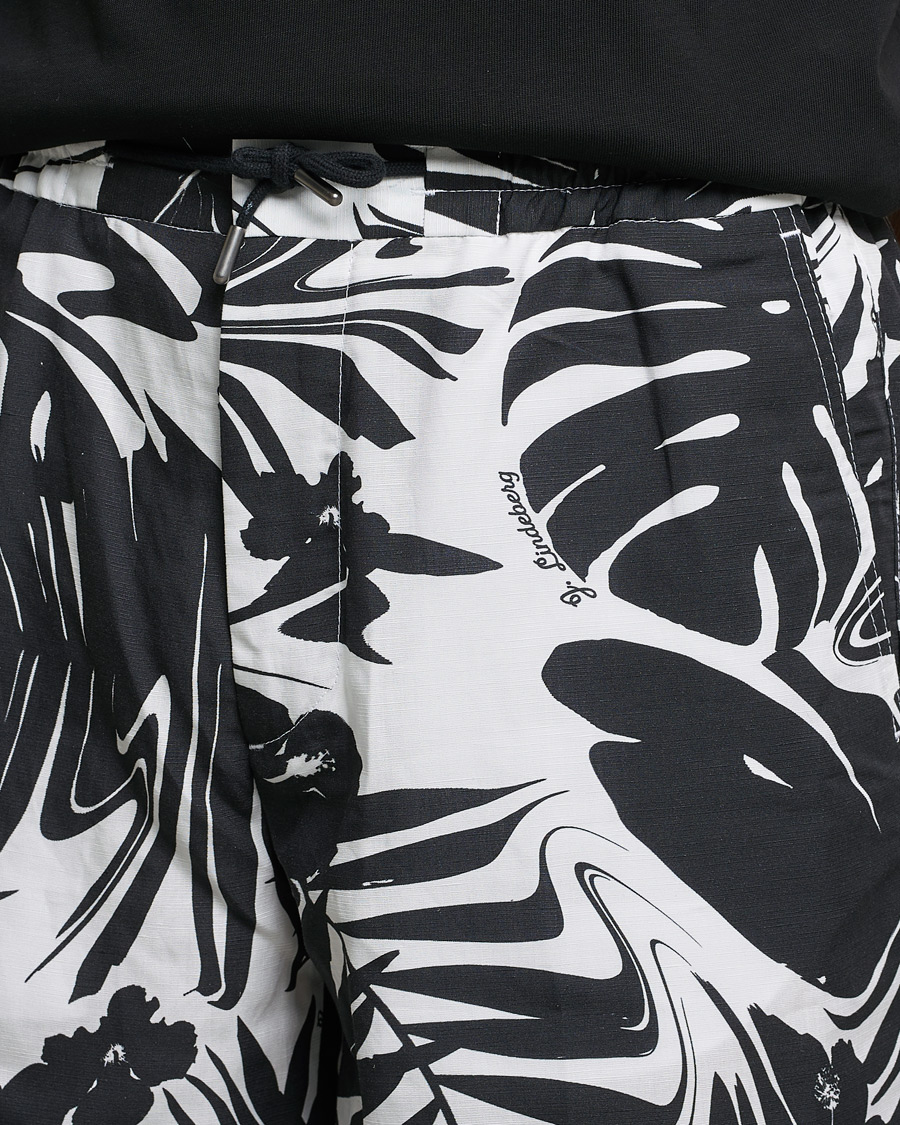 Homme | Shorts | J.Lindeberg | Earl Hibiscus Print Shorts Black/White