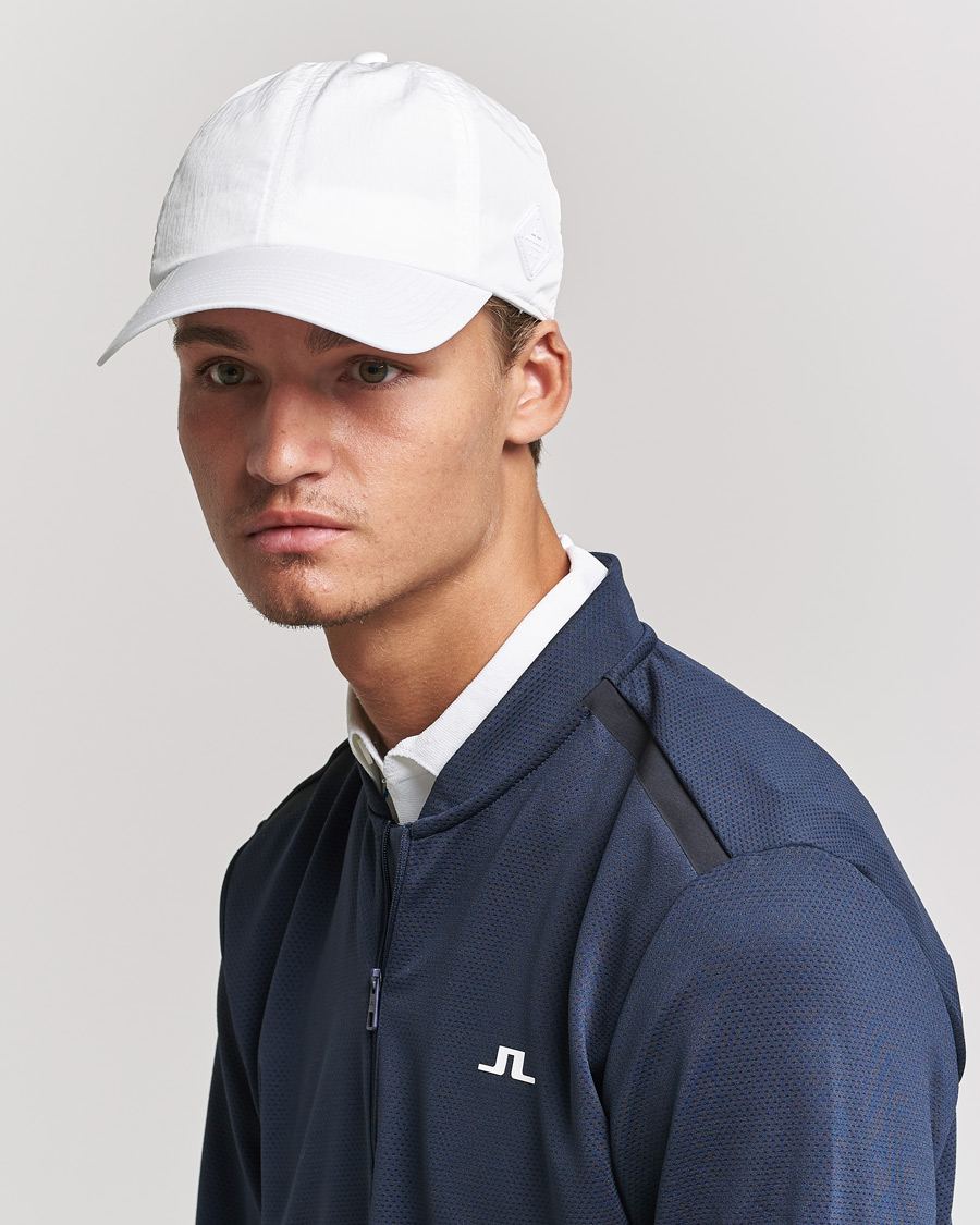 Homme | J.Lindeberg Elijah Crinkle Nylon Logo Cap White | J.Lindeberg | Elijah Crinkle Nylon Logo Cap White