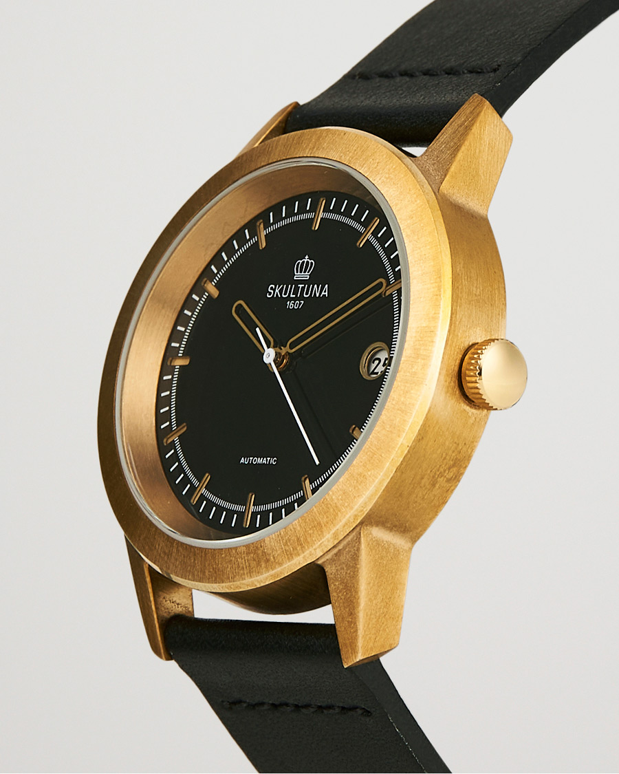 Homme | Skultuna 37mm Automatic Brass Black Dail | Skultuna | 37mm Automatic Brass Black Dail