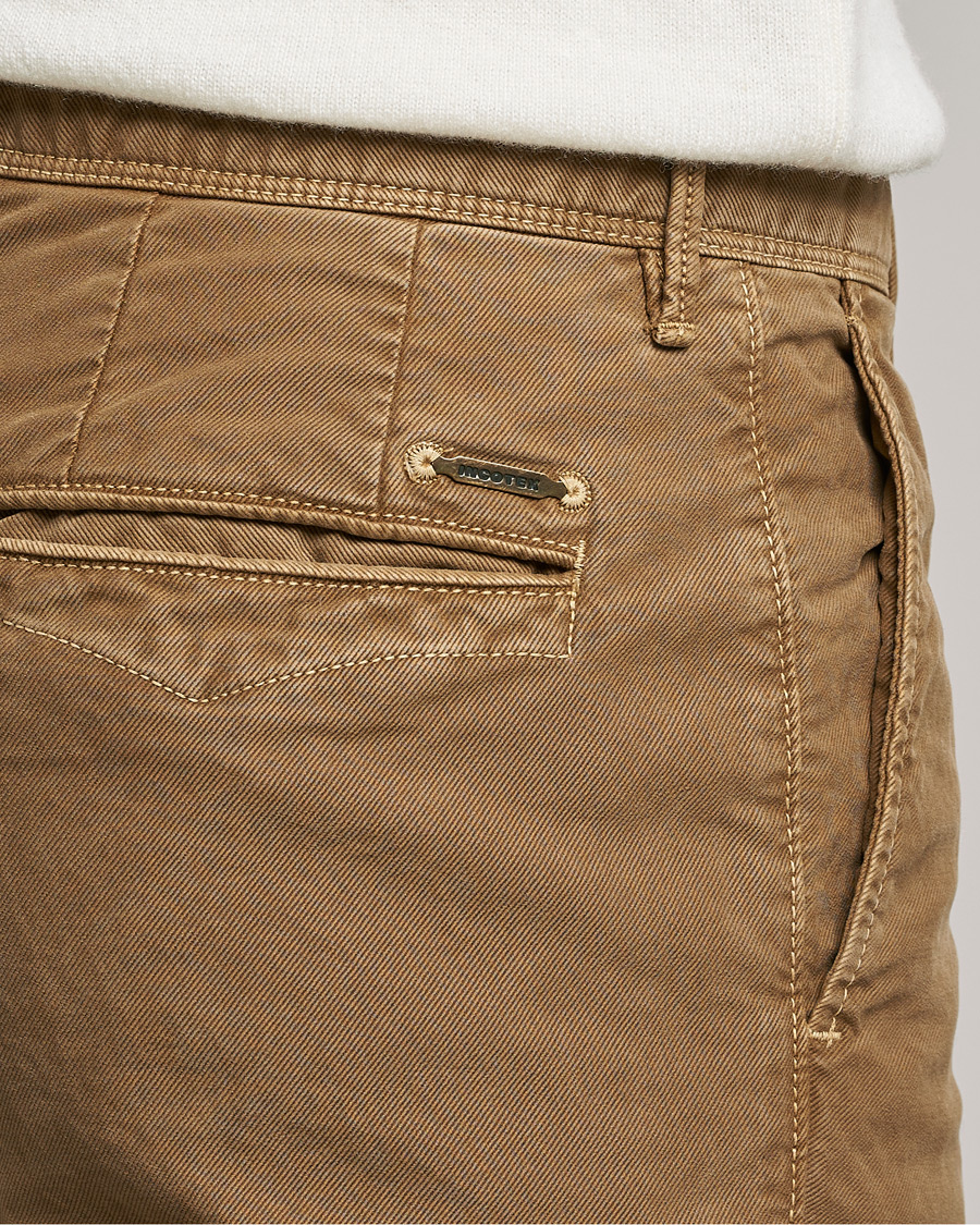 Homme | Pantalons | Incotex | Slim Fit Garment Dyed Slacks Brown