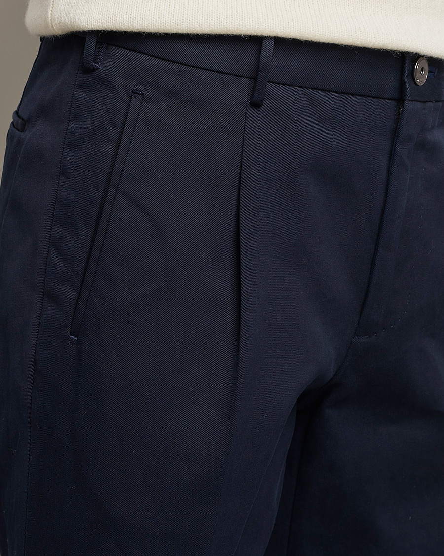 Heren | Broeken | Incotex | Pleated Cotton Stretch Chinos Navy