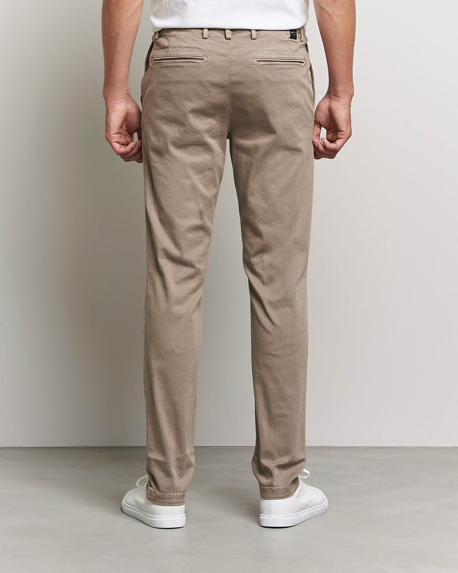 Heren | Broeken | Replay | Benni Hyperflex X-Lite Chinos Sand