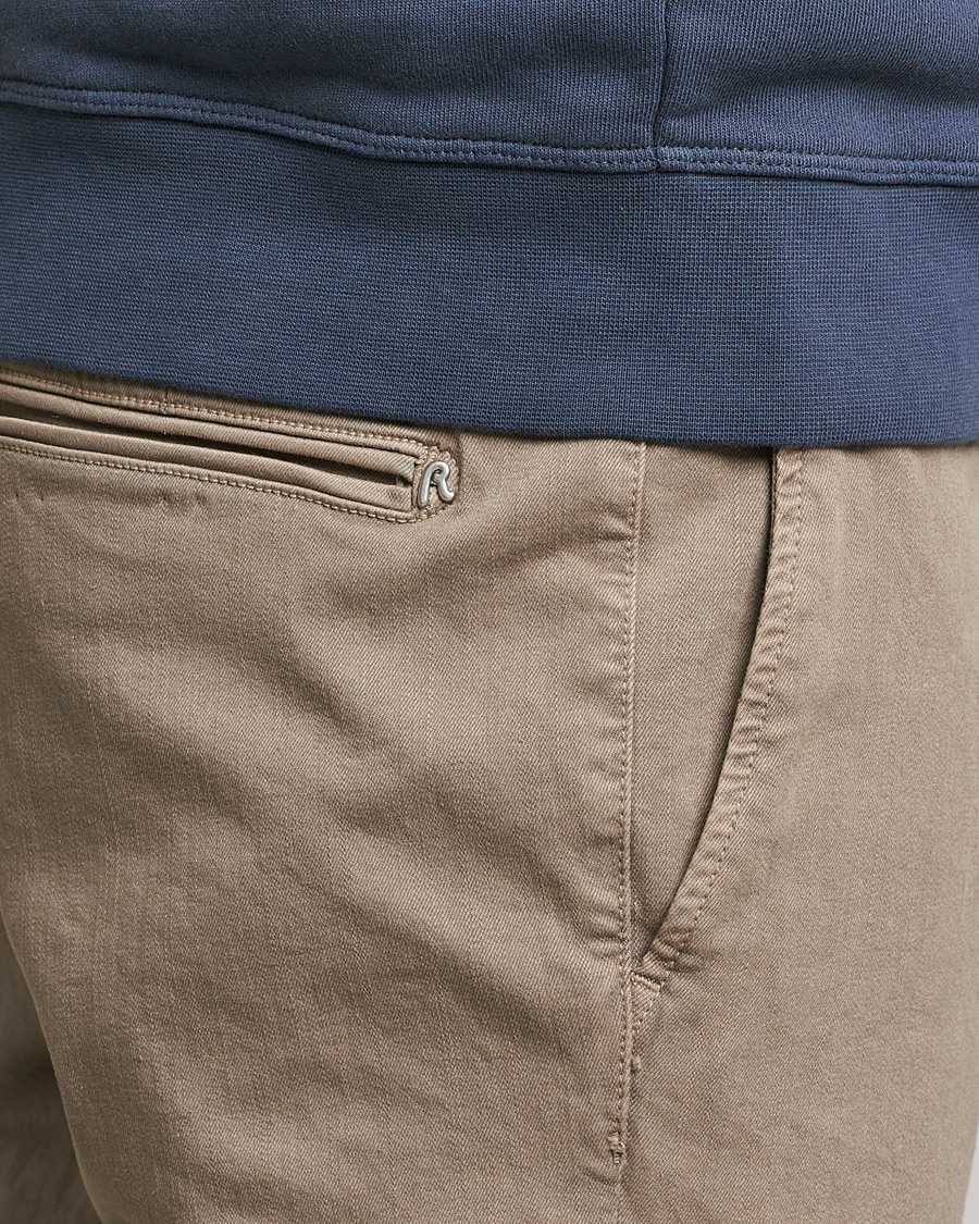 Heren | Broeken | Replay | Benni Hyperflex X-Lite Chinos Sand
