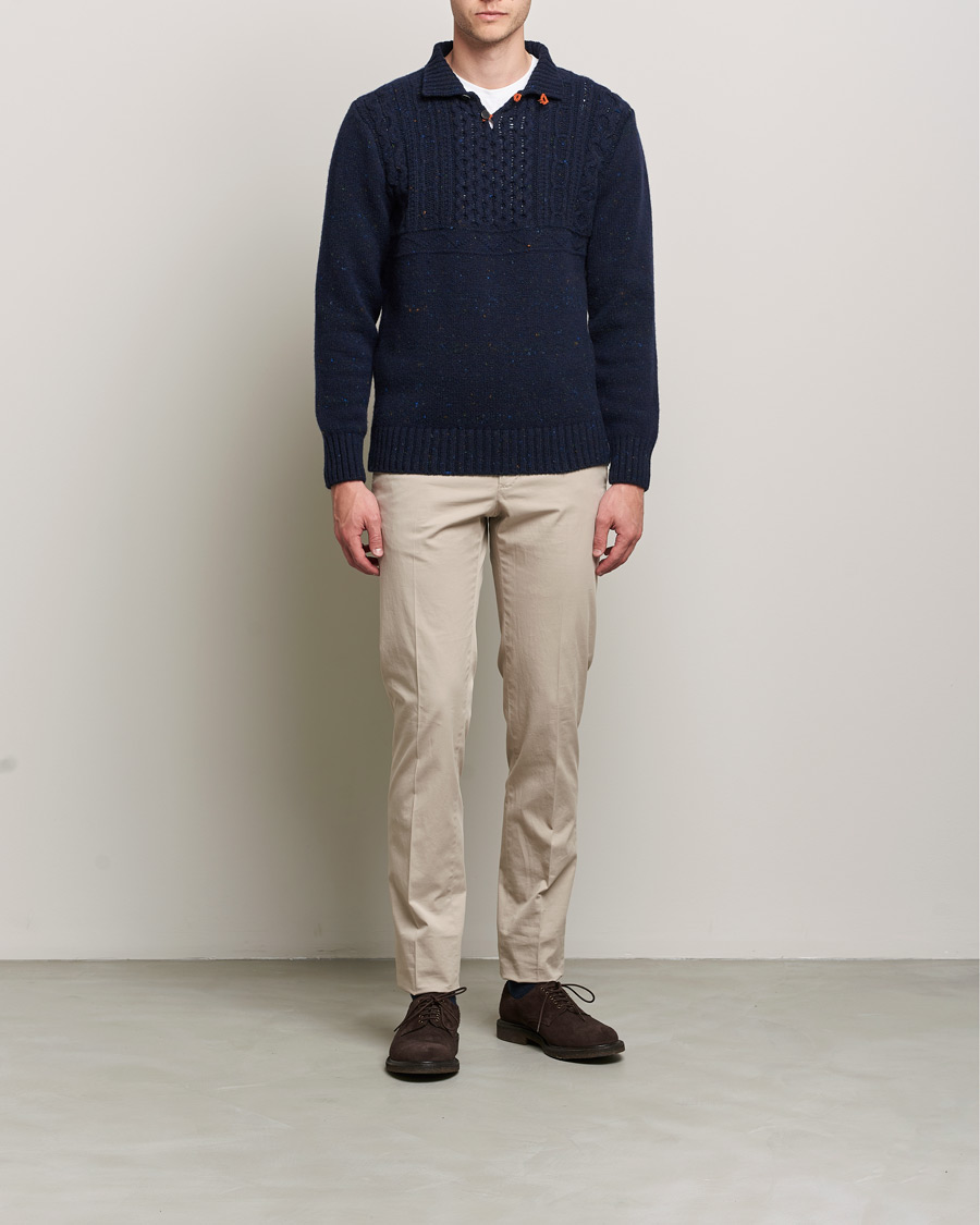 Heren | Truien | Inis Meáin | Wool/Cashmere Máirtín Beag Galánta Button Neck Navy