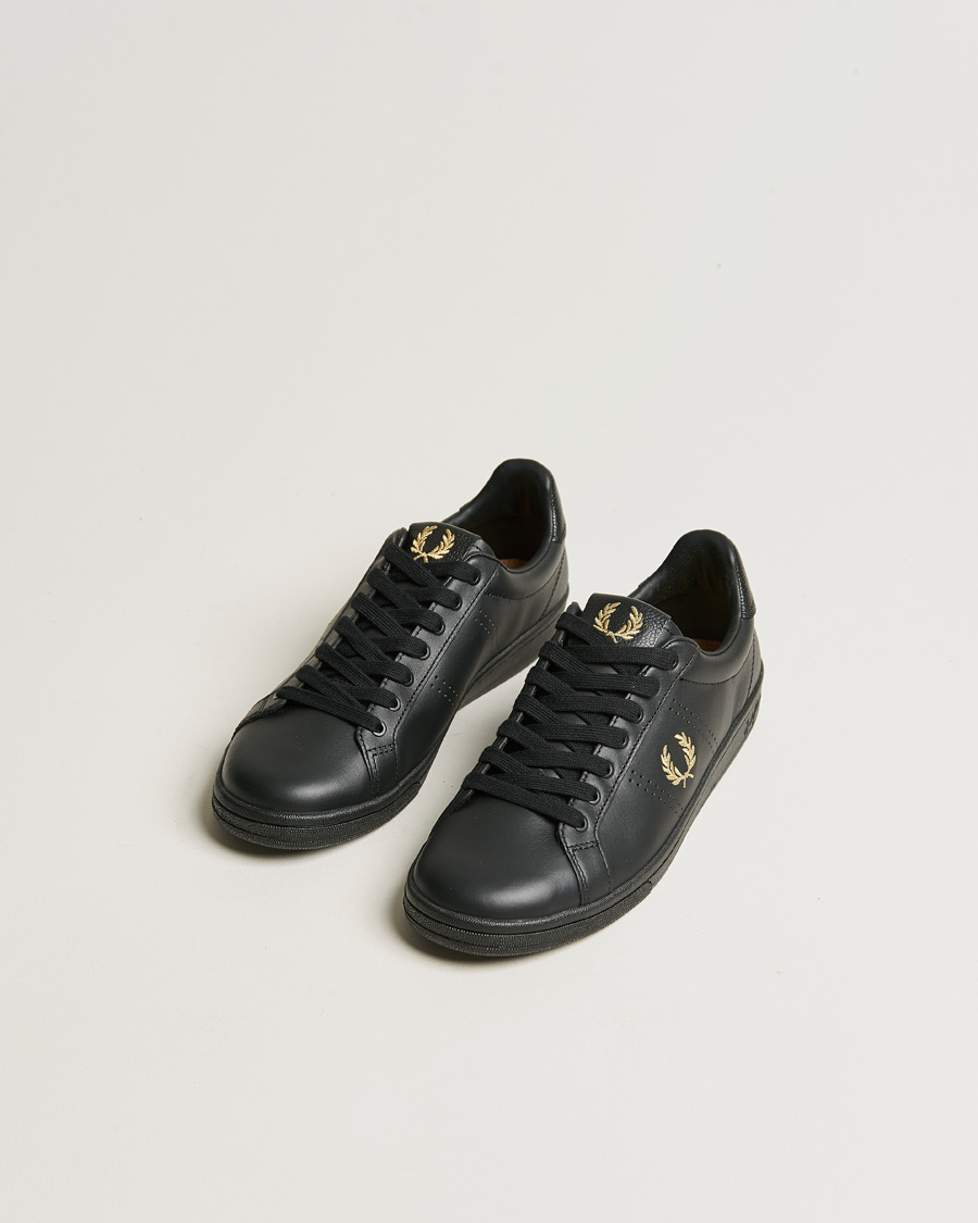 Homme | Fred Perry B721 Leather Tab Sneaker Black Gold | Fred Perry | B721 Leather Tab Sneaker Black Gold