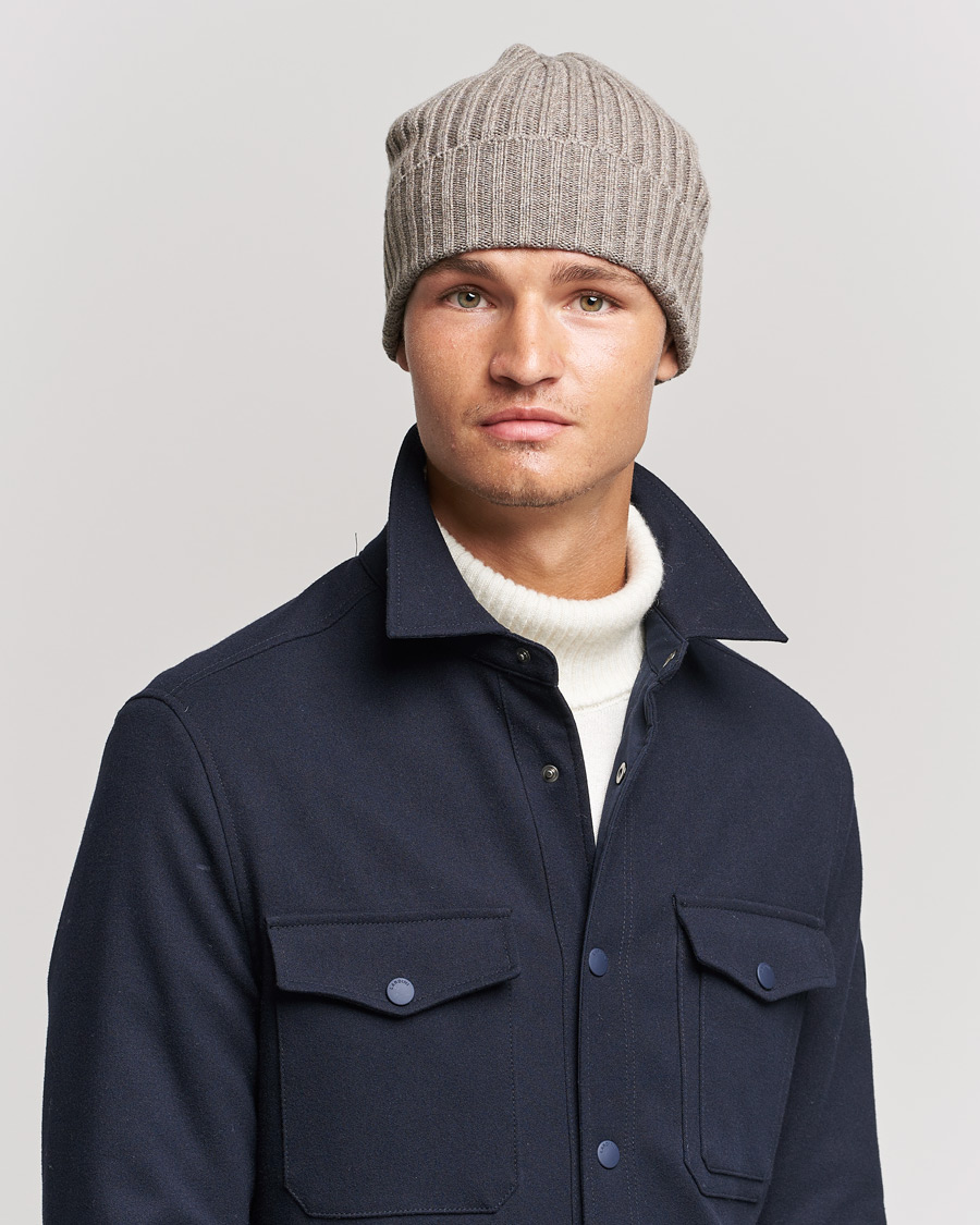 Homme | Bonnets | Piacenza Cashmere | Ribbed Cashmere Beanie Taupe