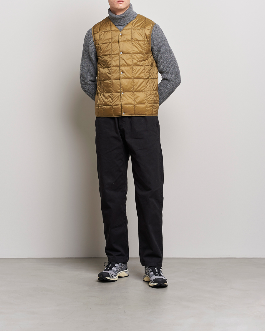 Heren | Jassen | TAION | V-Neck Lightweight Down Vest Beige
