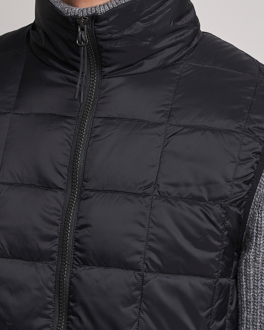 Homme | Manteaux Et Vestes | TAION | High Neck Full Zip Lightweight Down Vest Black