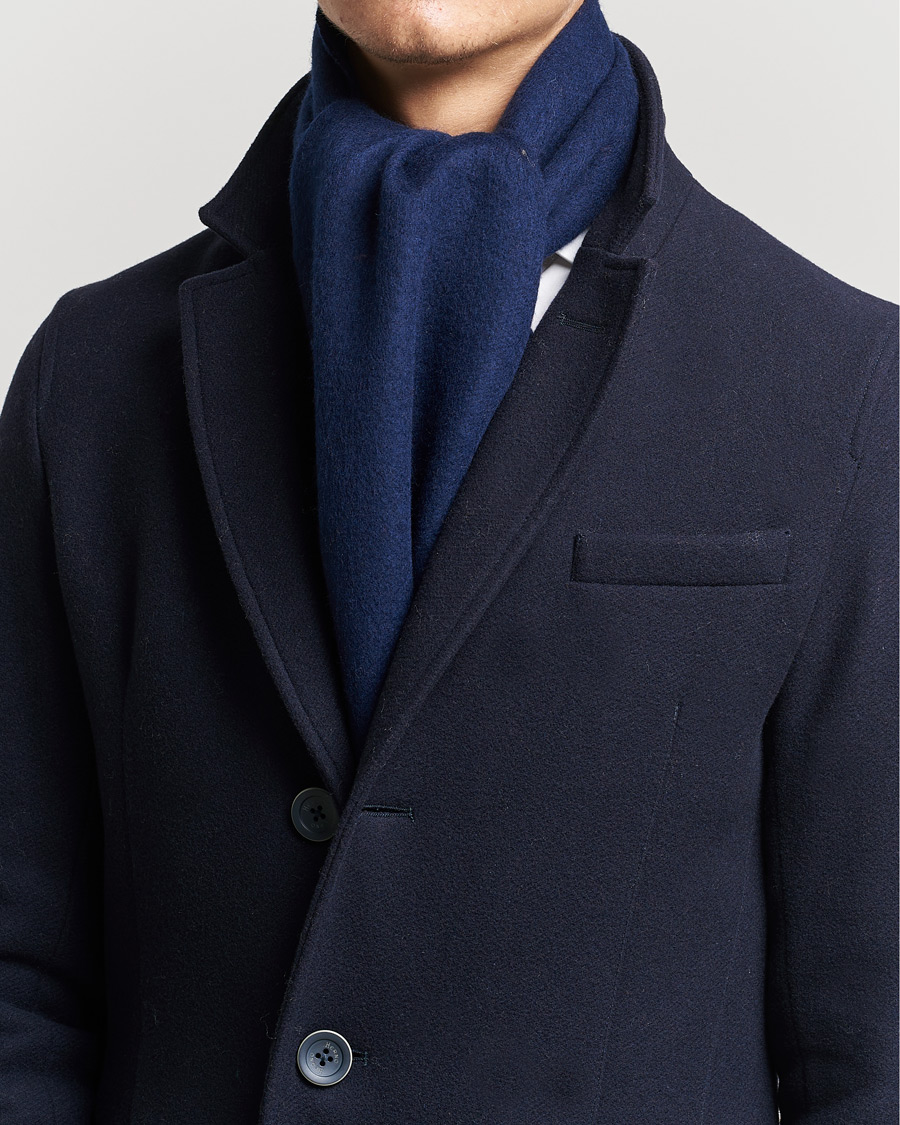 Heren | Begg & Co Vier Lambswool/Cashmere Solid Scarf Navy | Begg & Co | Vier Lambswool/Cashmere Solid Scarf Navy