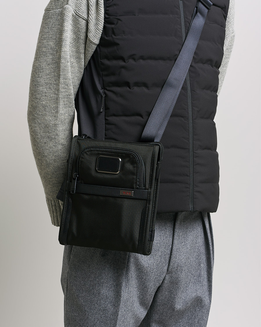 Homme | TUMI Alpha 3 Pocket Small Crossbody Bag Black | TUMI | Alpha 3 Pocket Small Crossbody Bag Black