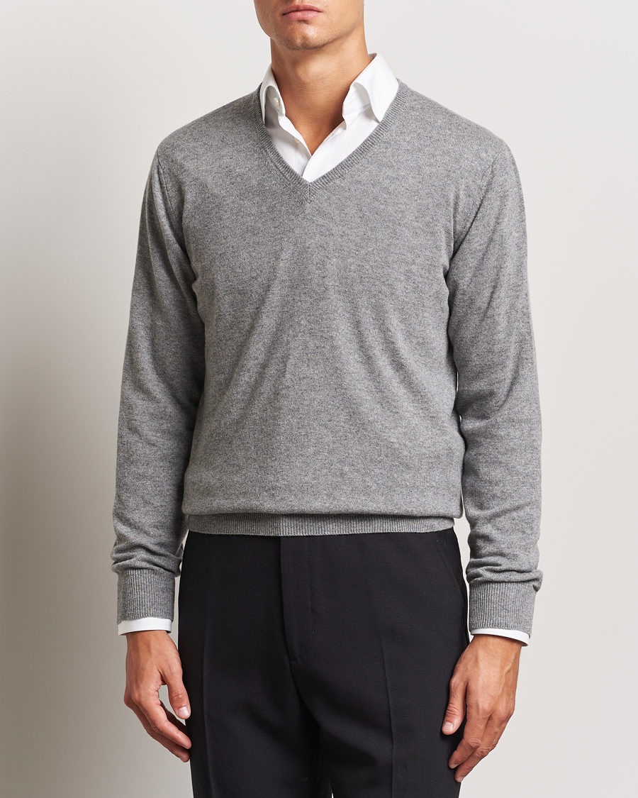 Heren | Truien | Piacenza Cashmere | Cashmere V Neck Sweater Light Grey