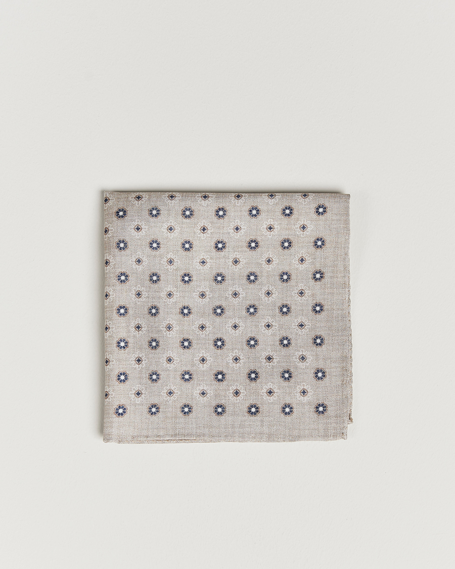 Homme | Amanda Christensen Silk Oxford Printed Flower Porcket Square Cream | Amanda Christensen | Silk Oxford Printed Flower Porcket Square Cream