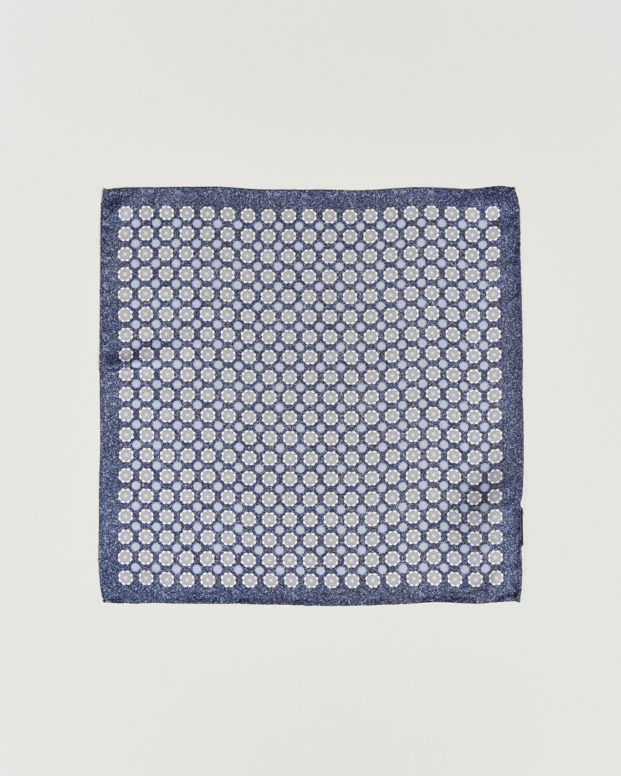 Homme | Amanda Christensen Silk Twill Printed Medallion Pocket Square Navy | Amanda Christensen | Silk Twill Printed Medallion Pocket Square Navy