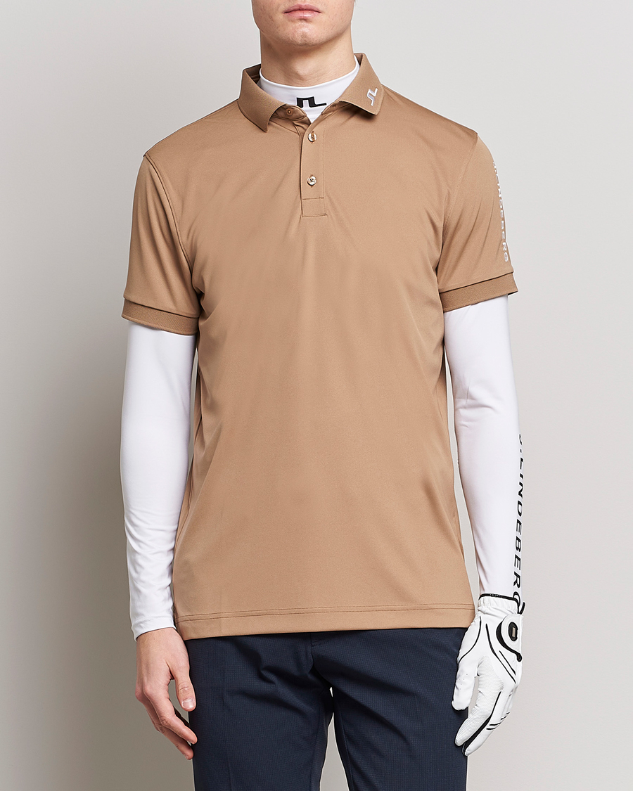 Homme | Polos | J.Lindeberg | Tour Tech Regular Fit Polo Tiger Brown