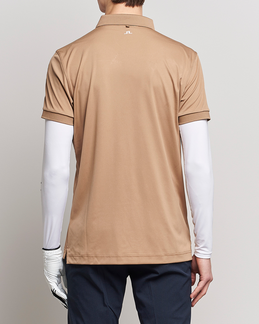 Homme | Polos | J.Lindeberg | Tour Tech Regular Fit Polo Tiger Brown