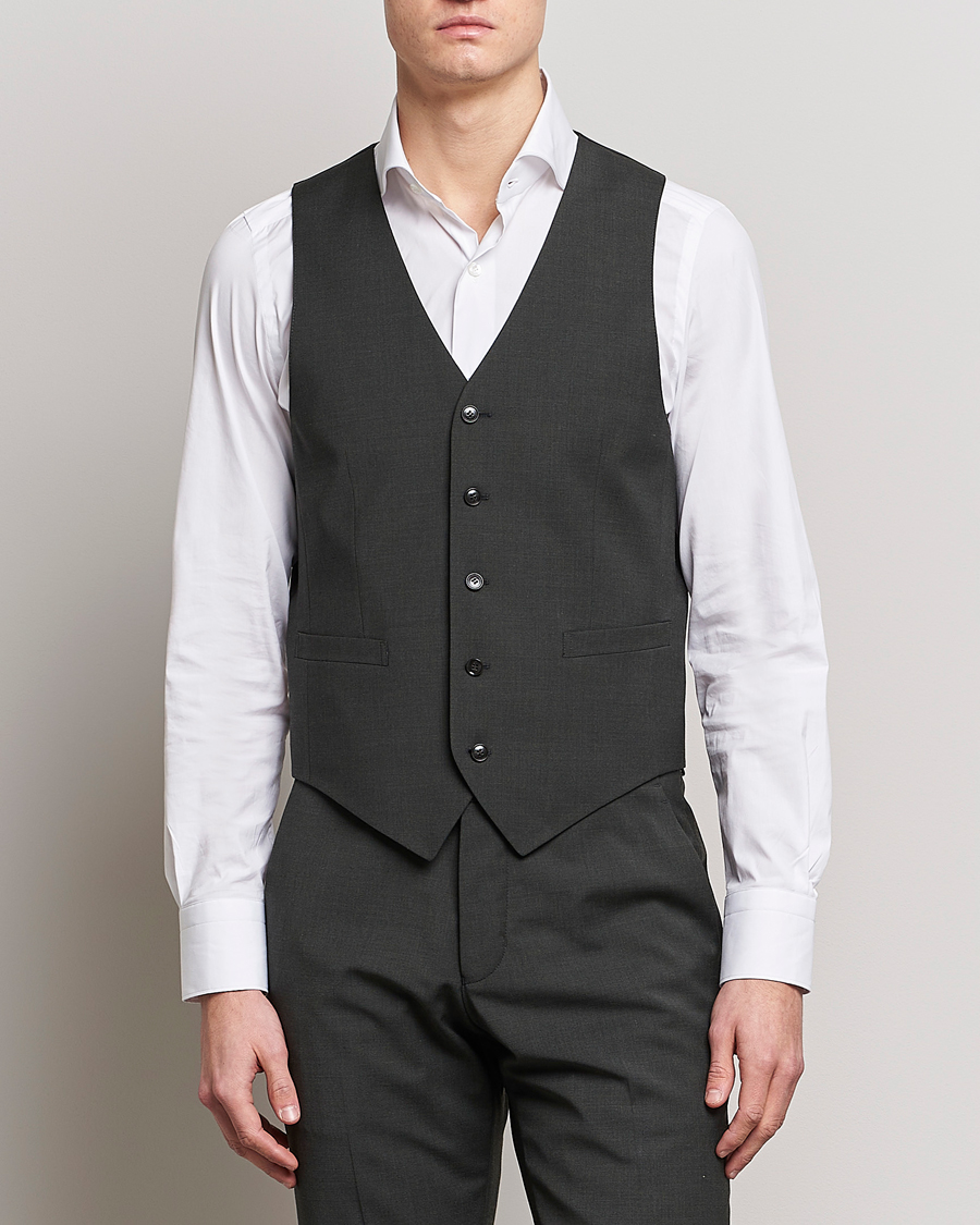 Homme | Gilets | Tiger of Sweden | Wayde Wool Travel Waistcoat Olive Extreme