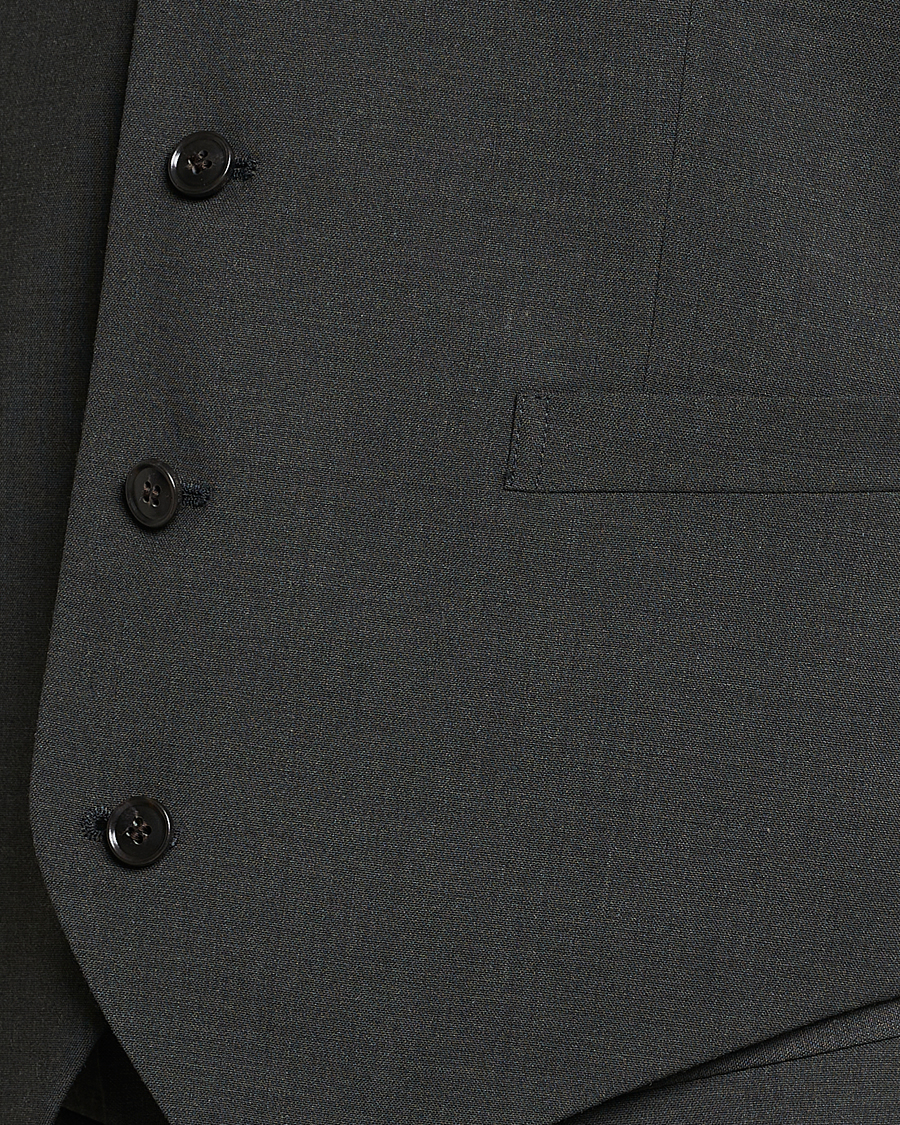 Homme | Gilets | Tiger of Sweden | Wayde Wool Travel Waistcoat Olive Extreme